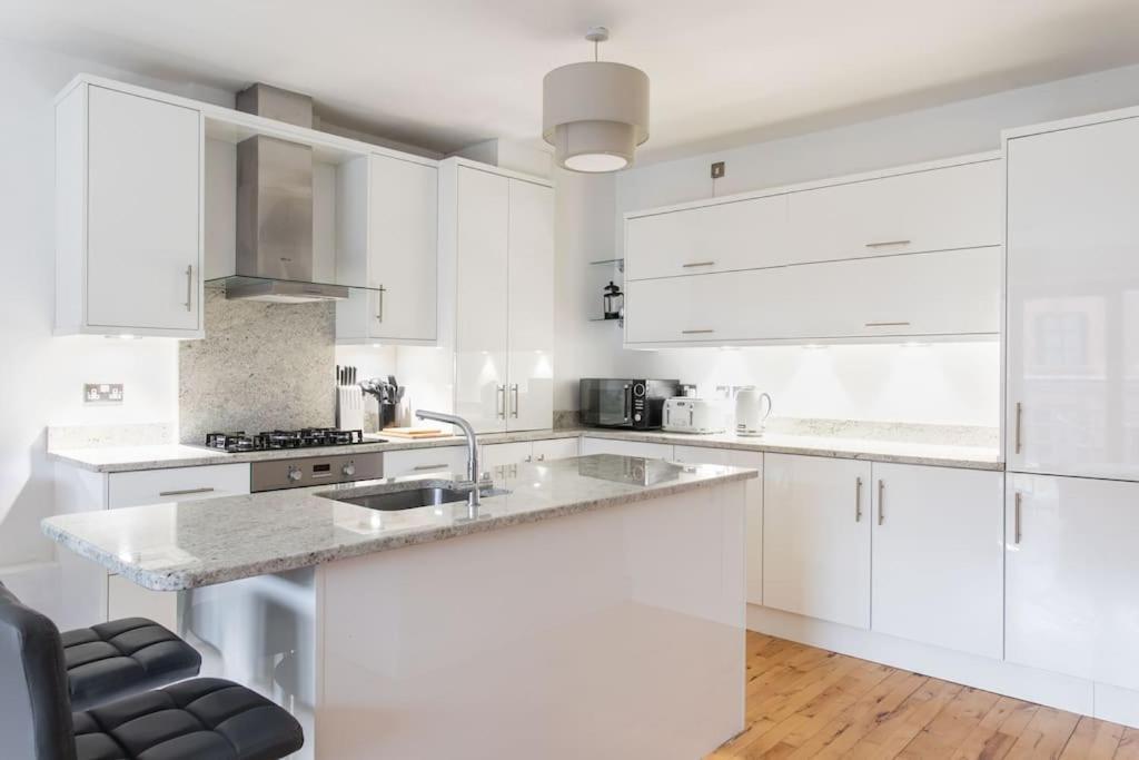 Best City Centre Luxurious Home Free Parking Belfast Kültér fotó